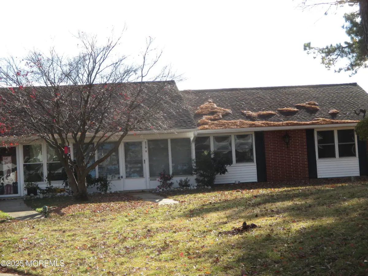 678 New Castle Court #B, Lakewood, NJ 08701 - Image #1