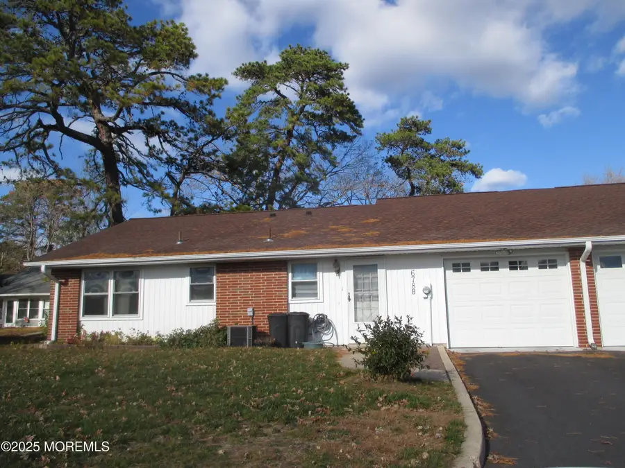 678 New Castle Court #B, Lakewood, NJ 08701 - Image #2