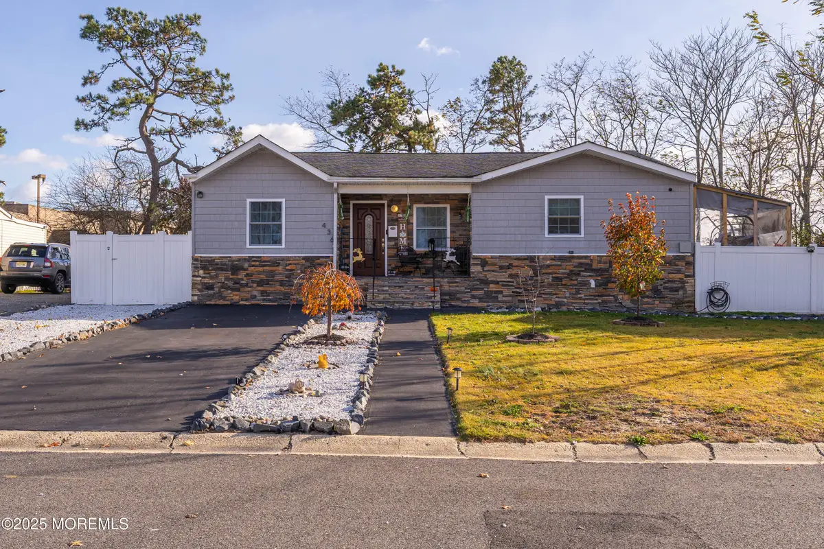 436 Applegate Avenue, Toms River, NJ 08757 - Image #1