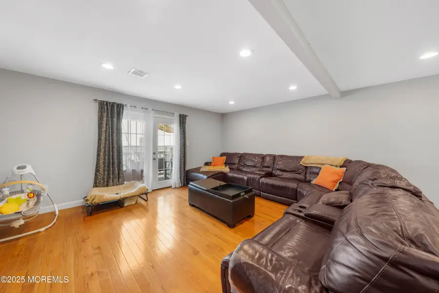 436 Applegate Avenue, Toms River, NJ 08757 - Image #3