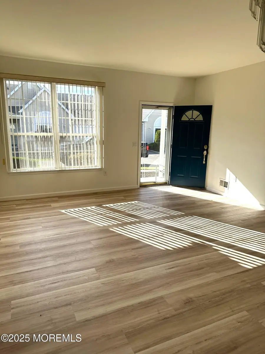 33 Deerchase Lane, Lakewood, NJ 08701 - Image #2