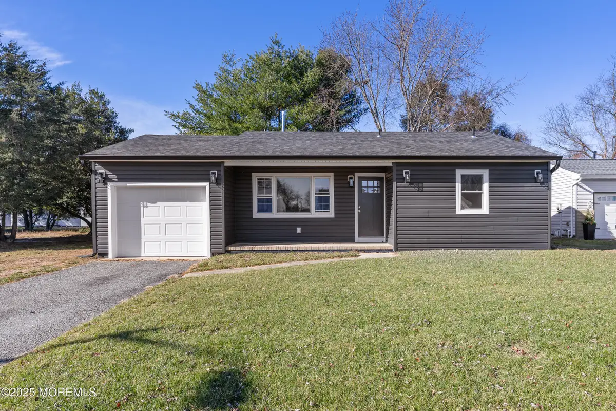 18 Bolingbroke Drive, Toms River, NJ 08757 - Image #1