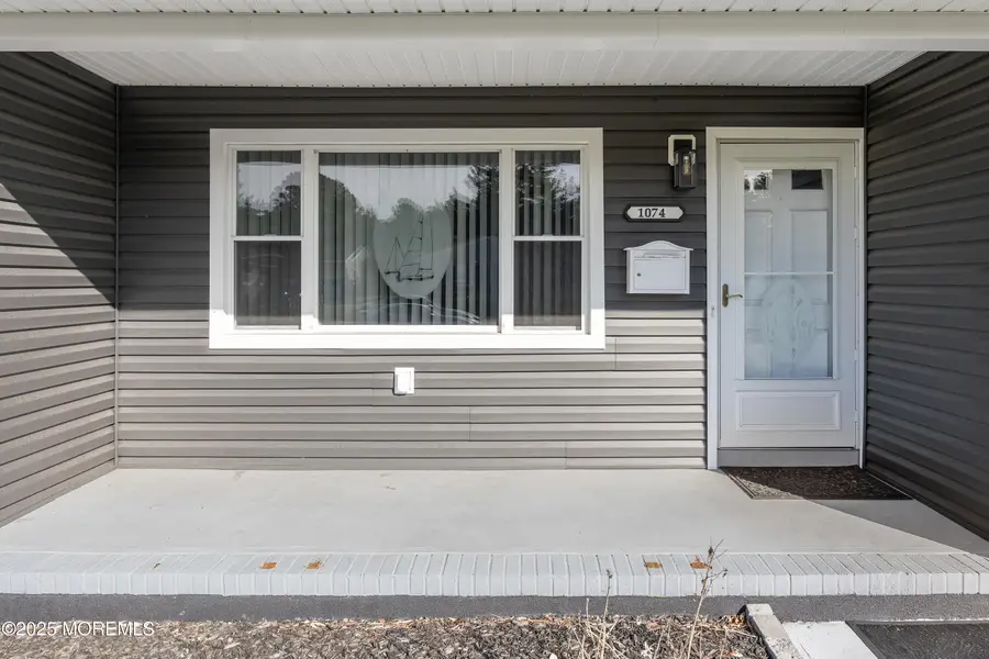 1074 Edgebrook Drive, Toms River, NJ 08757 - Image #2