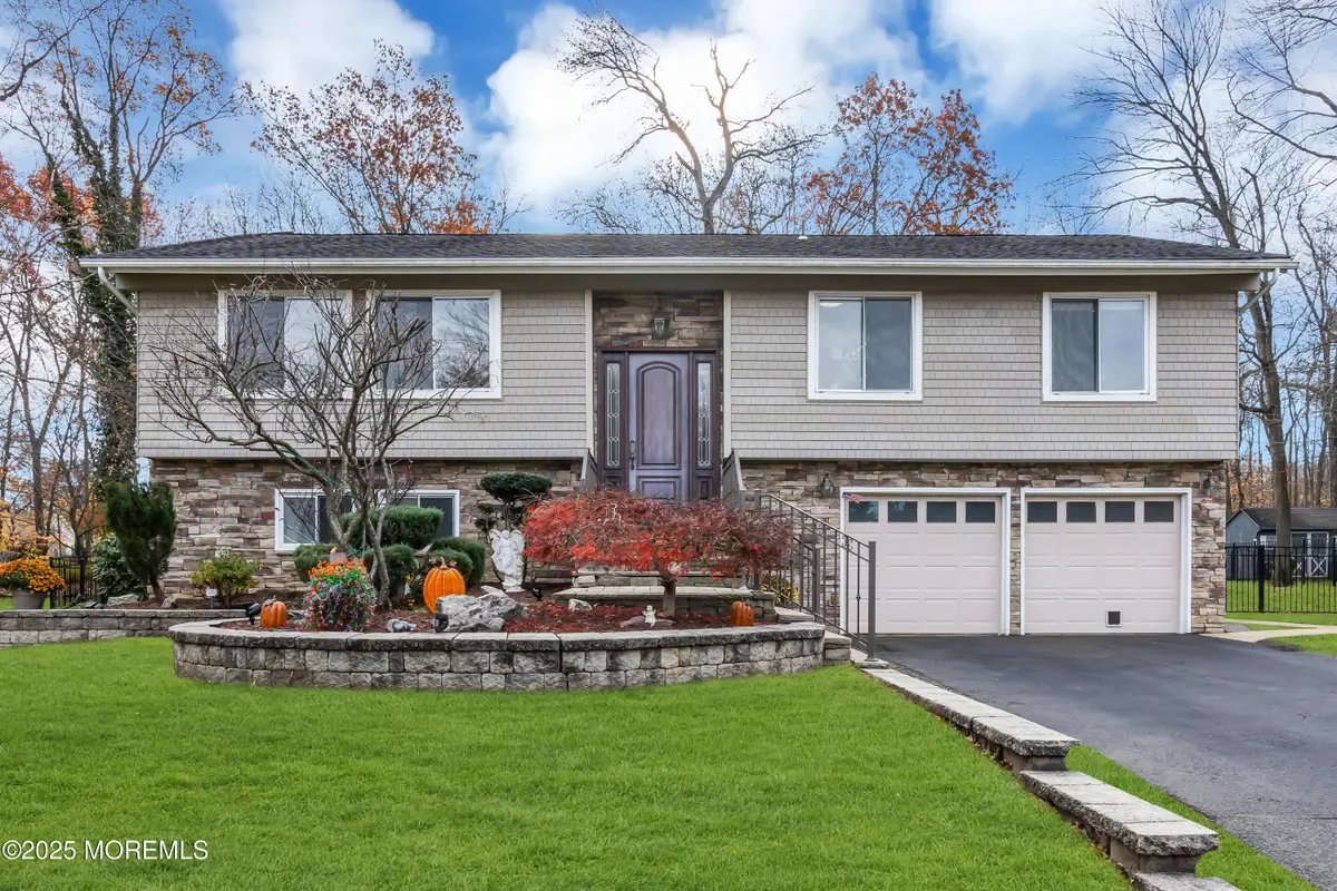 10 Somerset Place, Matawan, NJ 07747 - Image #1