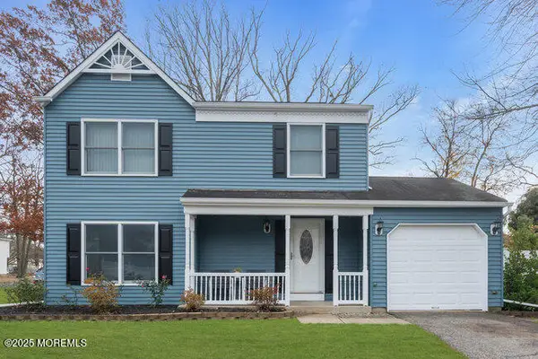 25 Concord Circle, Howell, NJ 07731