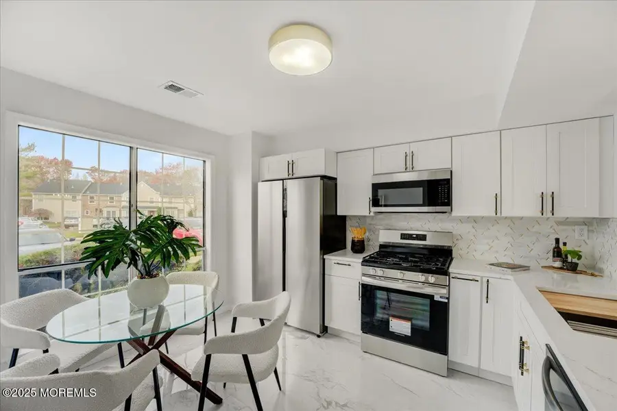 34 Portland Place, Morganville, NJ 07751 - Image #3