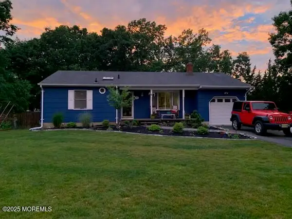 100 Leeward Road, Manahawkin, NJ 08050