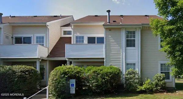 7 Basset Court, Tinton Falls, NJ 07753