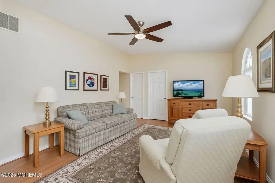 35 Ivy Ridge Close, Freehold, NJ 07728 - Image #2