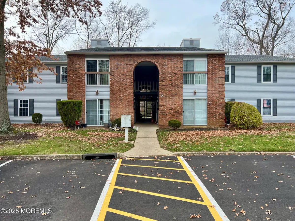 7 Seattle Court #5, Freehold, NJ 07728 - Image #1