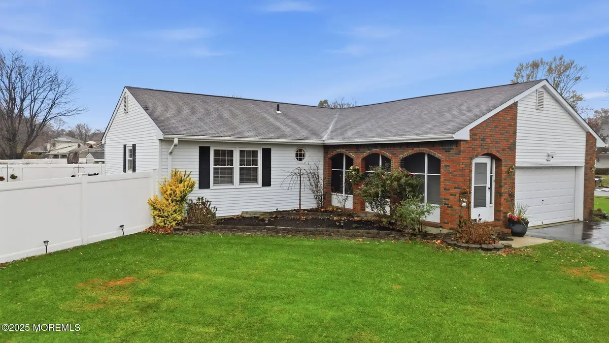 11 Oak Glen Road, Toms River, NJ 08753 - Image #1