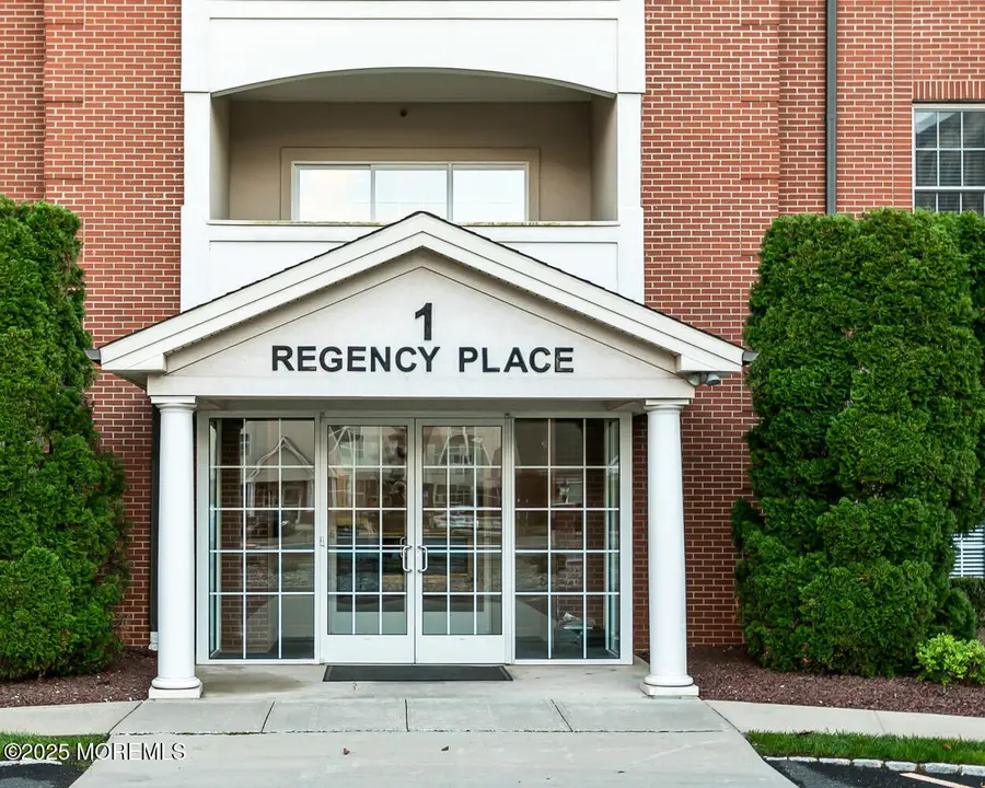 325 Regency Place, Woodbridge, NJ 07095 - Image #3