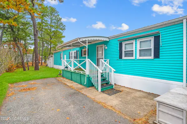 26 Raccoon Avenue, Whiting, NJ 08759