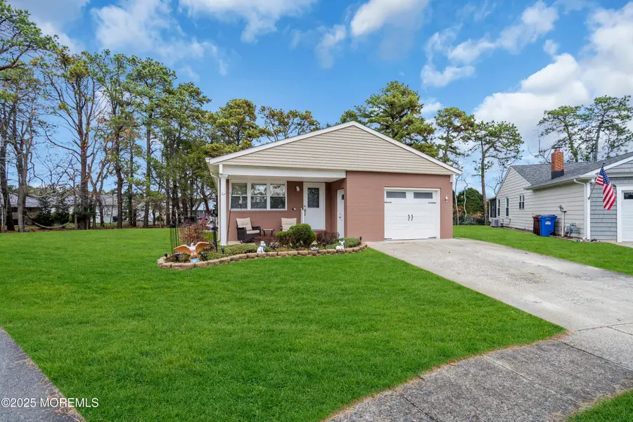 21 Redlands Court, Toms River, NJ 08757 - Image #2