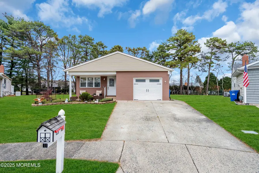 21 Redlands Court, Toms River, NJ 08757 - Image #3