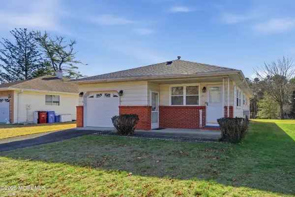 31 Charlotteville Drive, Toms River, NJ 08757