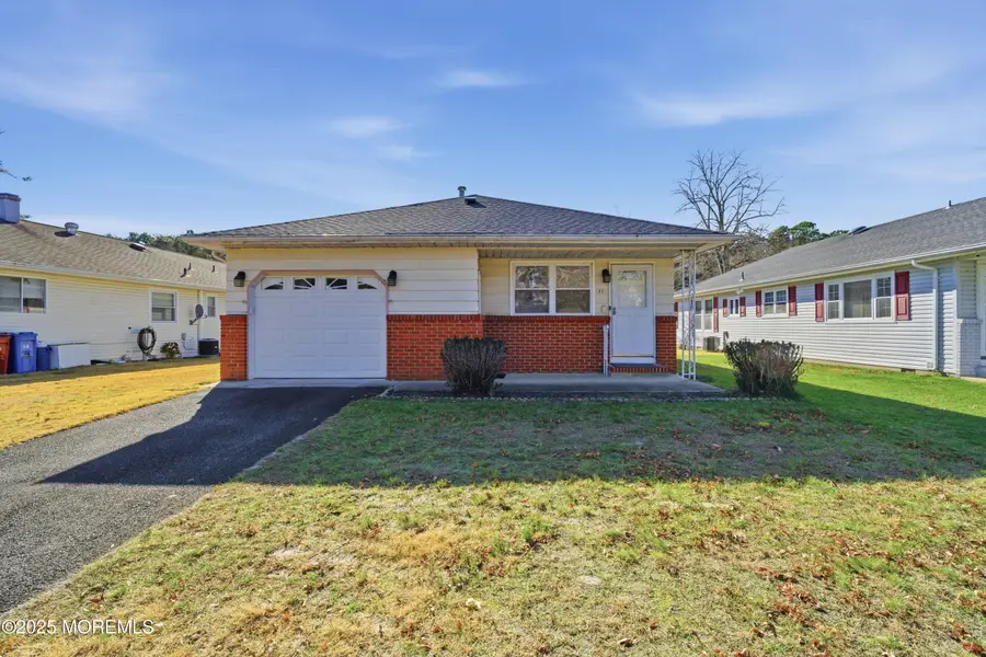 31 Charlotteville Drive, Toms River, NJ 08757 - Image #2