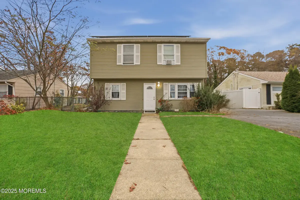 537 Holly Village Lane, Toms River, NJ 08753 - Image #1