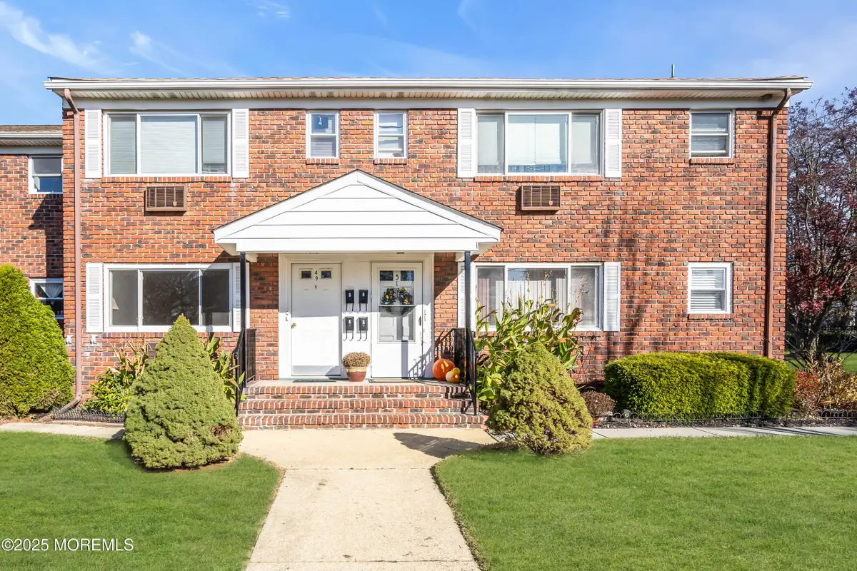 49 Laurel Place #A, Eatontown, NJ 07724 - Image #1