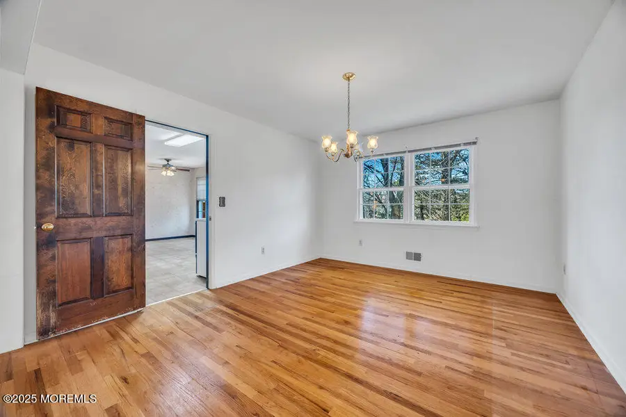 185 Ballantine Road, Middletown, NJ 07748 - Image #3