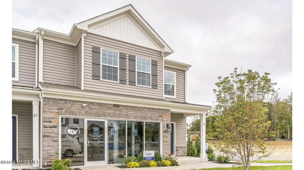 52 Victoria Gardens Square, Neptune, NJ 07753 - Image #1