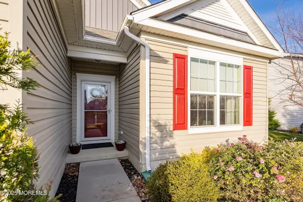 16 Raccoon Lane, Barnegat, NJ 08005