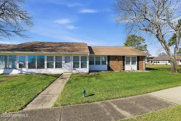 1169B Clydebank Court, Lakewood, NJ 08701