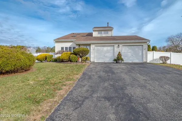 2206 Cedarview Drive, Toms River, NJ 08757