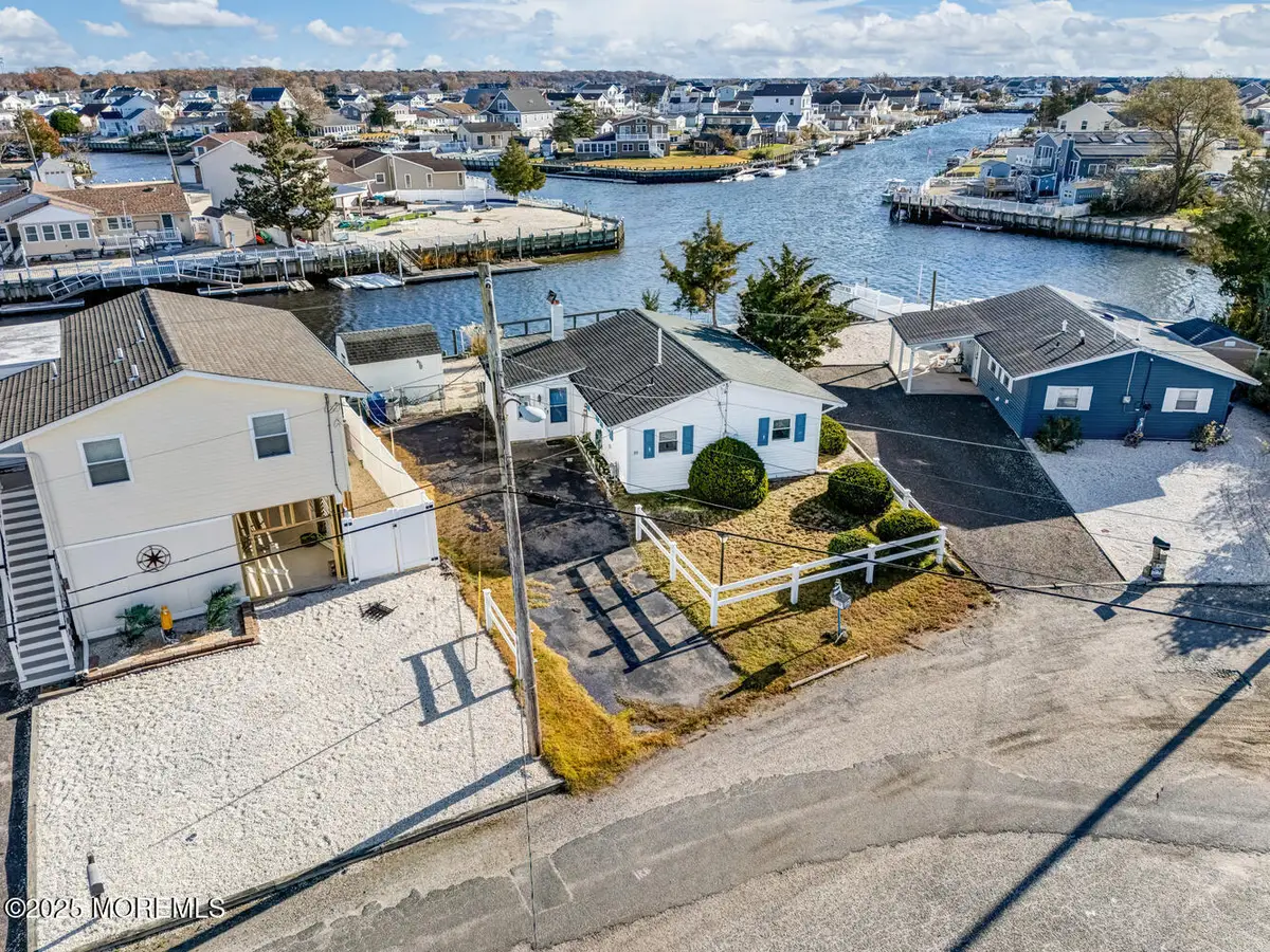 39 Los Angeles Drive, Mystic Island, NJ 08087 - Image #1
