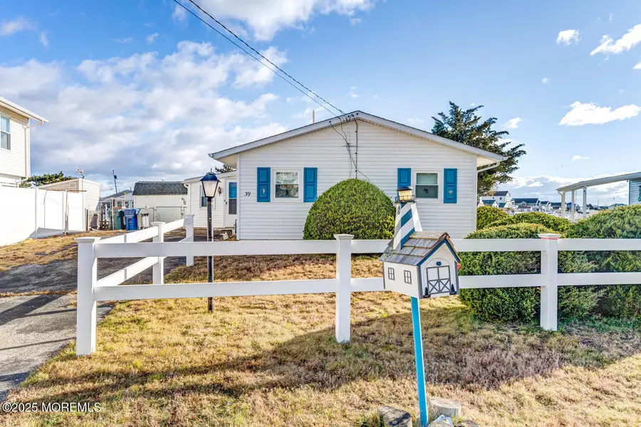 39 Los Angeles Drive, Mystic Island, NJ 08087 - Image #2