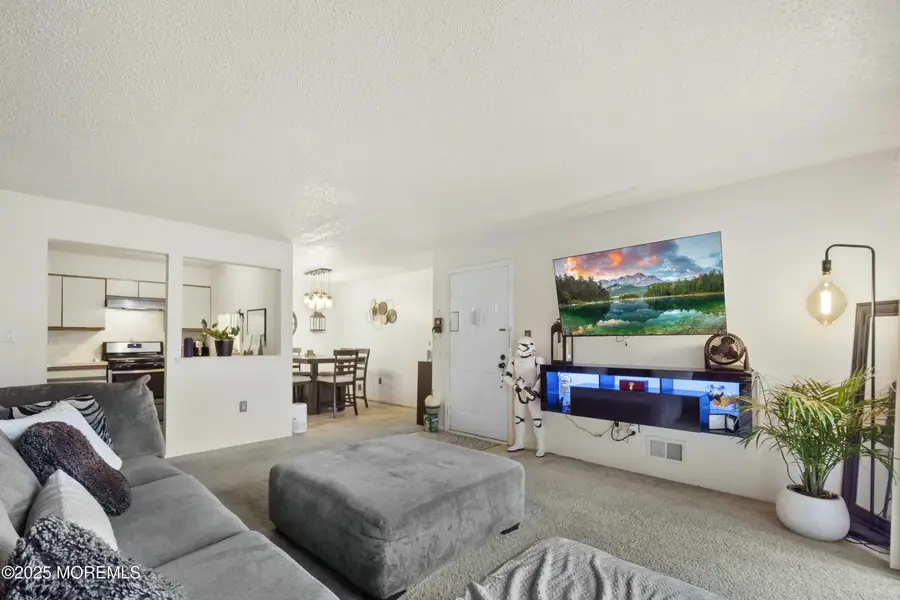 65 Mulberry Court, Hamilton, NJ 08619 - Image #2