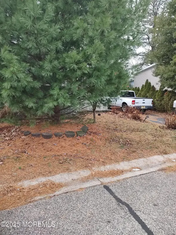 74 Woodchuck Parkway #74, Whiting, NJ 08759