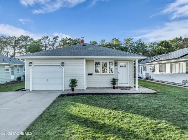 477 Saint Thomas Drive, Toms River, NJ 08757