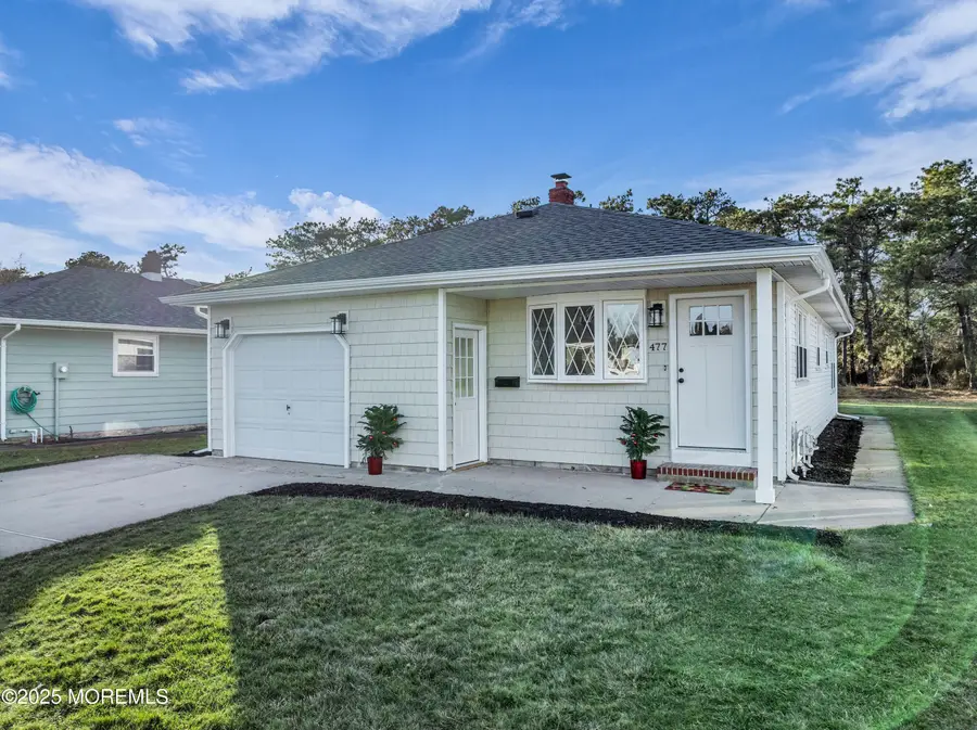 477 Saint Thomas Drive, Toms River, NJ 08757 - Image #2