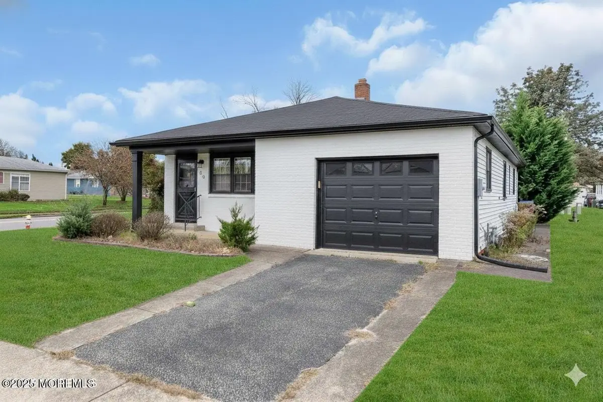 208 Bonaire Drive, Toms River, NJ 08757 - Image #1