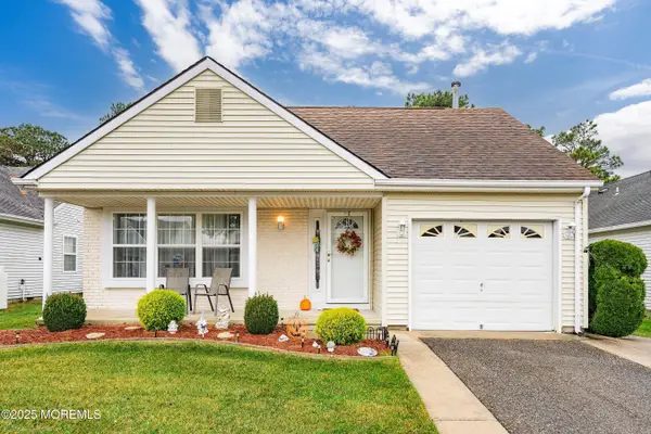 49 Stockport Drive, Toms River, NJ 08757