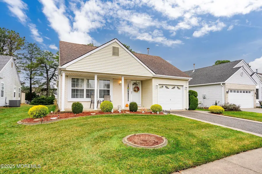 49 Stockport Drive, Toms River, NJ 08757 - Image #3