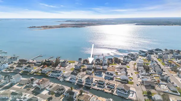 80 Bay Breeze Drive, Toms River, NJ 08753