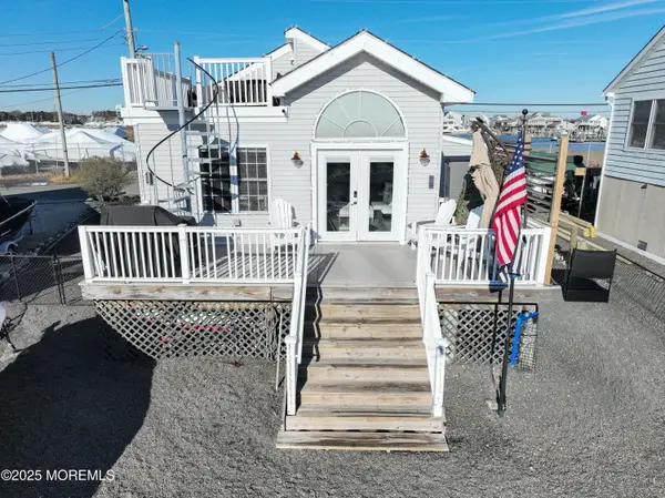 25b Carroll Avenue, Tuckerton, NJ 08087