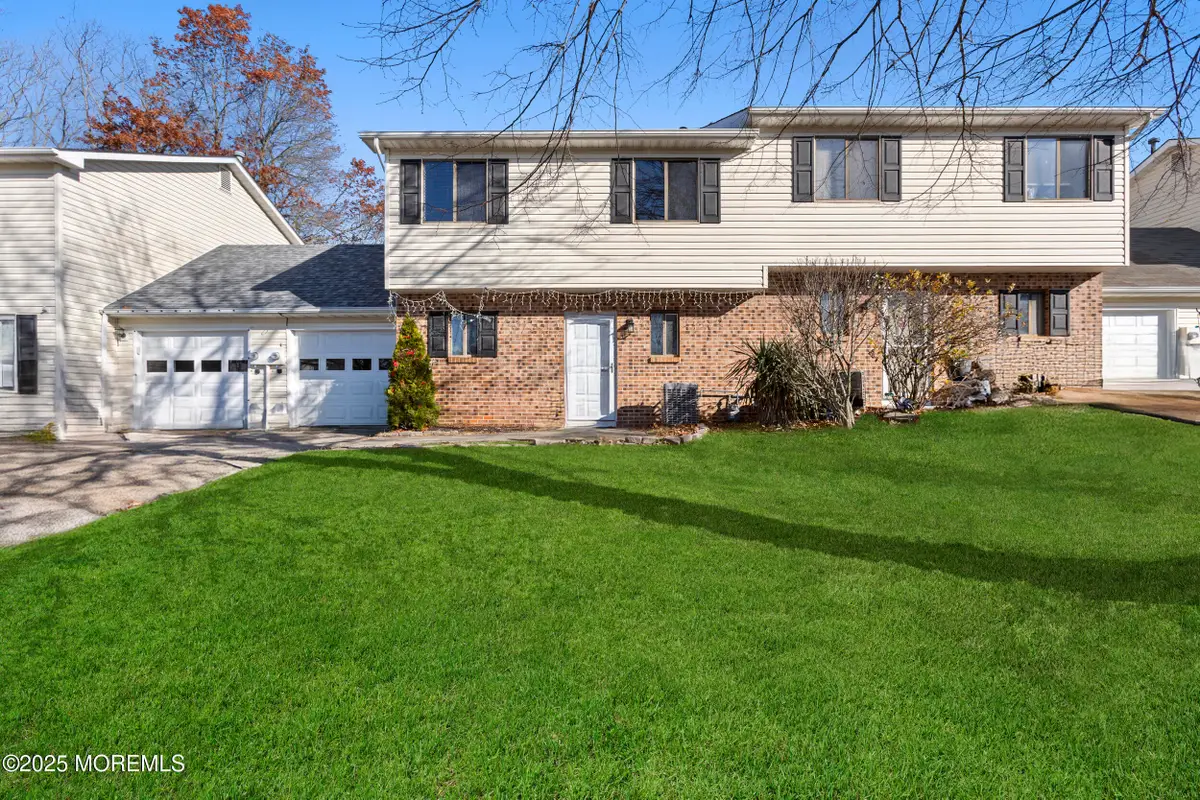 7 Tracey Court, Howell, NJ 07731 - Image #1