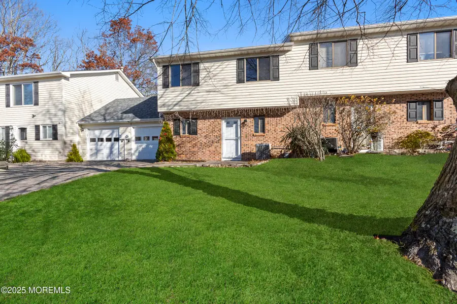 7 Tracey Court, Howell, NJ 07731 - Image #2