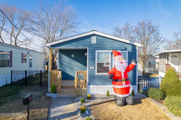 66 Bayshore Mobile Mnr, Hazlet, NJ 07730