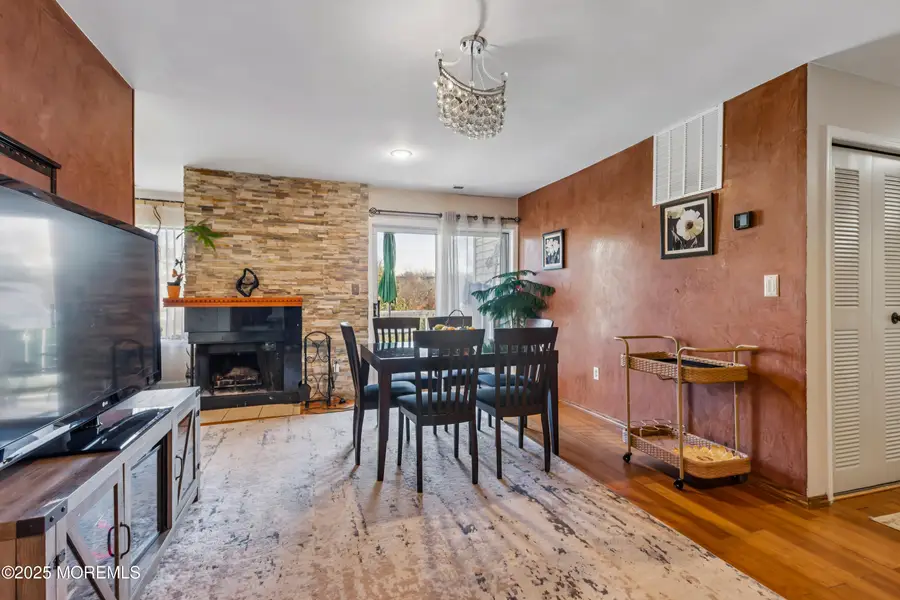 36 Farnham Square, Parlin, NJ 08859 - Image #3