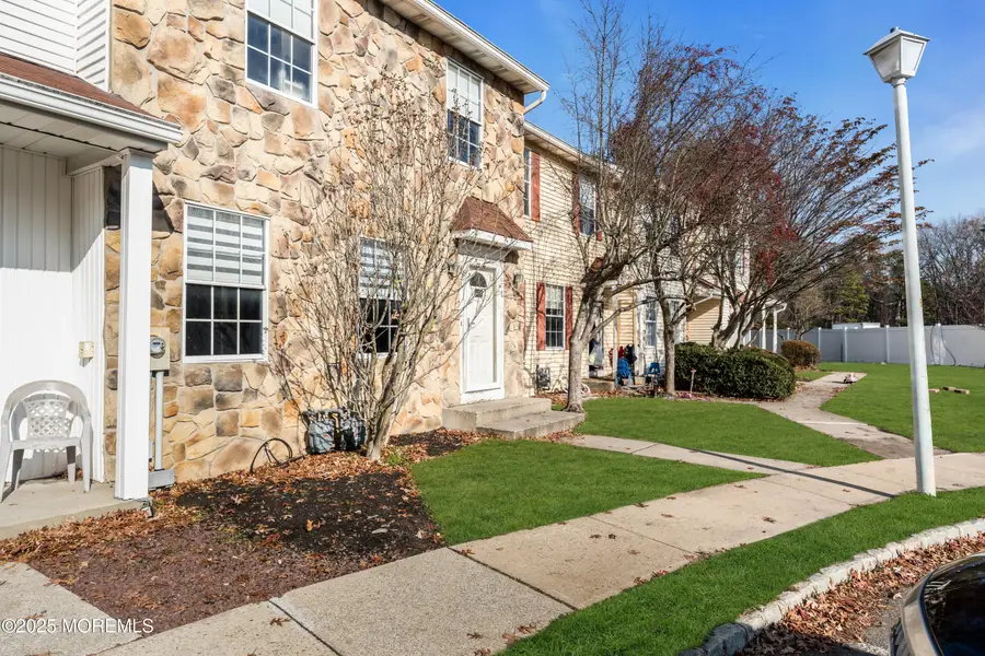 421 Rose Court, Lakewood, NJ 08701 - Image #3