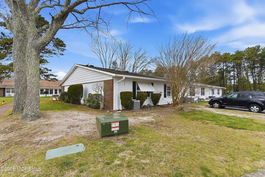 944F Aberdeen Drive, Lakewood, NJ 08701 - Image #2