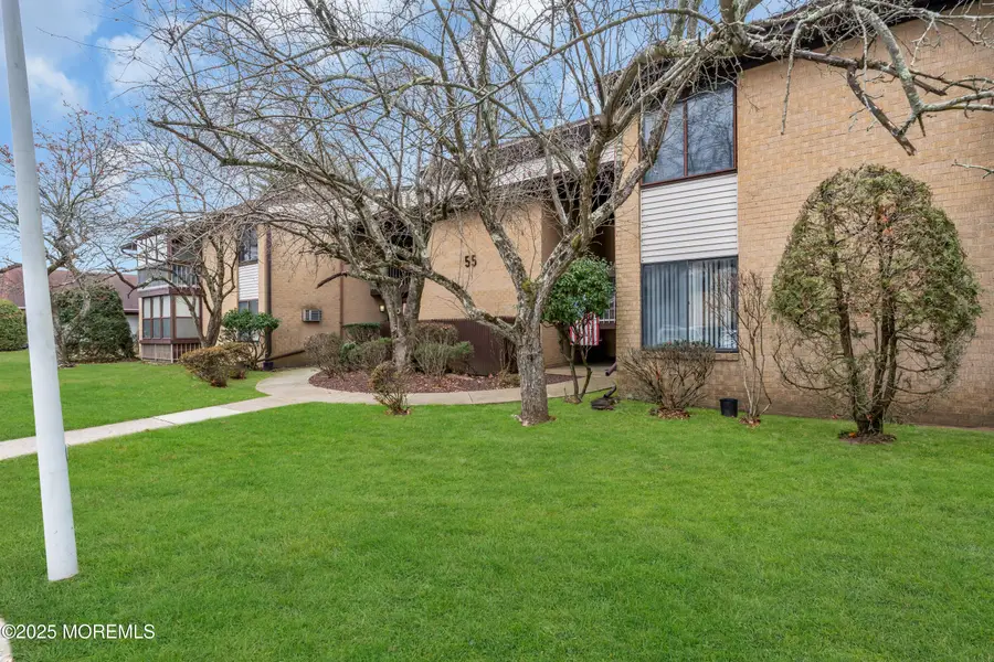 55 Amberly Drive #G, Manalapan Township, NJ 07726 - Image #2