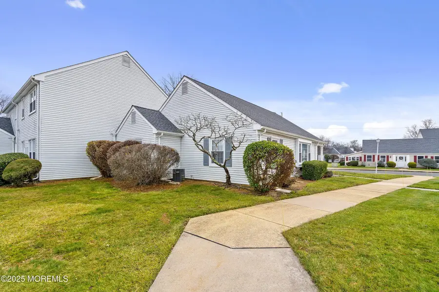 142 Providence Way #142C, Monroe, NJ 08831 - Image #2