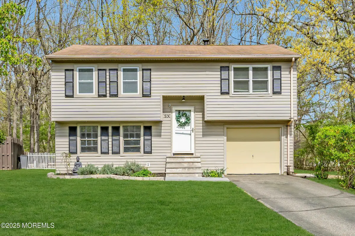 6 Robin Road #1000, Howell, NJ 07731 - Image #1