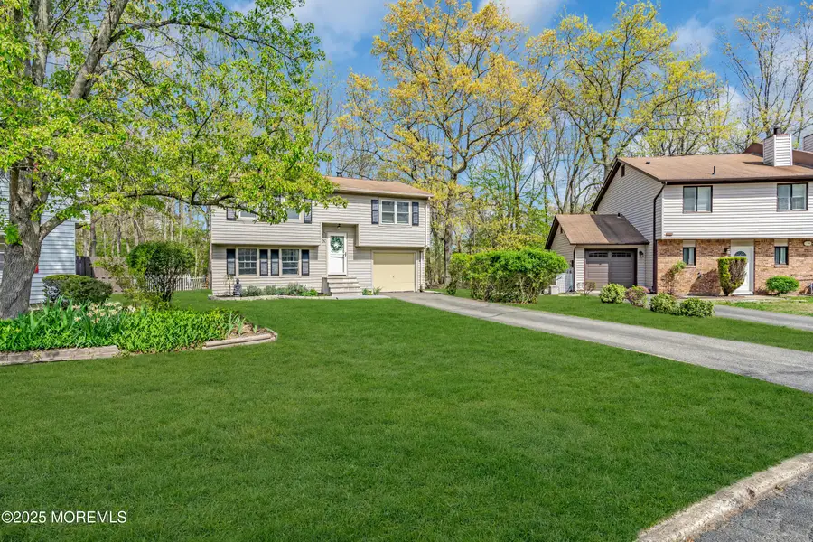 6 Robin Road #1000, Howell, NJ 07731 - Image #2