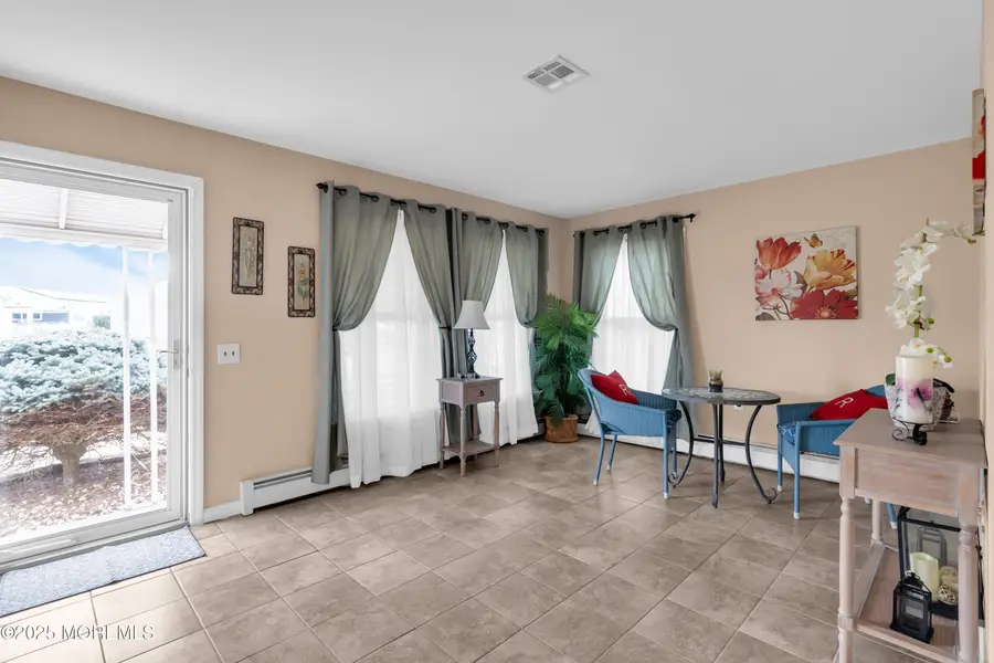 8 Merrilee Lane, Toms River, NJ 08757 - Image #3